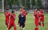 [ẢNH] Gạt mọi âu lo, tuyển Việt Nam cười 'thả phanh' trước đại chiến với Thái Lan