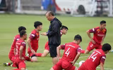 [ẢNH] Gạt mọi âu lo, tuyển Việt Nam cười 'thả phanh' trước đại chiến với Thái Lan