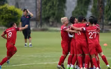 [ẢNH] Gạt mọi âu lo, tuyển Việt Nam cười 'thả phanh' trước đại chiến với Thái Lan
