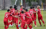 [ẢNH] Gạt mọi âu lo, tuyển Việt Nam cười 'thả phanh' trước đại chiến với Thái Lan