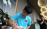 [ẢNH] ĐT Việt Nam bịn rịn chia tay nhau ở Thái Lan