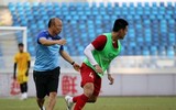 [ẢNH] HLV Park vui vẻ gặp lại thầy cũ Guus Hiddink, sẵn sàng đấu U22 Trung Quốc