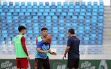 [ẢNH] HLV Park vui vẻ gặp lại thầy cũ Guus Hiddink, sẵn sàng đấu U22 Trung Quốc