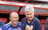 [ẢNH] HLV Park vui vẻ gặp lại thầy cũ Guus Hiddink, sẵn sàng đấu U22 Trung Quốc