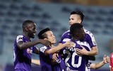 [ẢNH] CĐV Hà Nội làm gì khi không được vào sân Hàng Đẫy xem bóng đá?