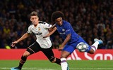 [ẢNH] ĐKVĐ Liverpool, Chelsea thua sốc vòng mở màn Champions League