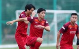 [ẢNH] Tạm thoát nỗi buồn ở Bỉ, Công Phượng vui vẻ tập cùng ĐT Việt Nam