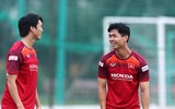 [ẢNH] Tạm thoát nỗi buồn ở Bỉ, Công Phượng vui vẻ tập cùng ĐT Việt Nam
