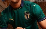 [ẢNH] Đội tuyển Italia ra mắt mẫu áo đấu mới cực chất