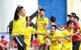 [ẢNH] Những khoảnh khắc độc đáo và đáng yêu ở giải bóng đá học sinh Hà Nội