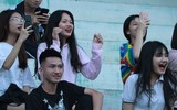 [ẢNH] Fan nữ lâng lâng hạnh phúc cùng chiến thắng của THPT Hà Đông