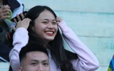 [ẢNH] Fan nữ lâng lâng hạnh phúc cùng chiến thắng của THPT Hà Đông