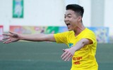 [ẢNH] Fan nữ lâng lâng hạnh phúc cùng chiến thắng của THPT Hà Đông