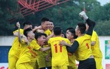 [ẢNH] Fan nữ lâng lâng hạnh phúc cùng chiến thắng của THPT Hà Đông