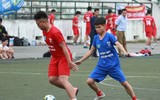 [ẢNH] CĐV Lê Văn Thiêm máu lửa phủ xanh khán đài sân Tây Hồ