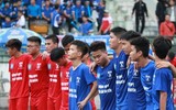 [ẢNH] CĐV Lê Văn Thiêm máu lửa phủ xanh khán đài sân Tây Hồ