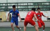 [ẢNH] CĐV Lê Văn Thiêm máu lửa phủ xanh khán đài sân Tây Hồ