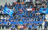 [ẢNH] CĐV Lê Văn Thiêm máu lửa phủ xanh khán đài sân Tây Hồ
