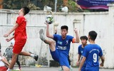 [ẢNH] CĐV Lê Văn Thiêm máu lửa phủ xanh khán đài sân Tây Hồ
