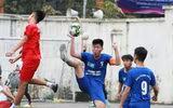 [ẢNH] CĐV Lê Văn Thiêm máu lửa phủ xanh khán đài sân Tây Hồ