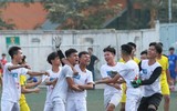 [ẢNH] Cầu thủ THPT Kim Liên bật khóc sau trận thua trước trường Vân Tảo