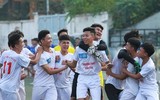 [ẢNH] Cầu thủ THPT Kim Liên bật khóc sau trận thua trước trường Vân Tảo