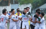 [ẢNH] Cầu thủ THPT Kim Liên bật khóc sau trận thua trước trường Vân Tảo