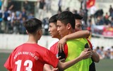 [ẢNH] Thắng kịch tính bằng luân lưu, THPT Lê Văn Thiêm vào top 8
