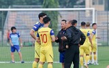 [ẢNH] Công Phượng, Văn Hậu dự bị ở châu Âu: Không phải vấn đề với thầy Park!