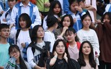 [ẢNH] CĐV nữ khóc 'cạn nước mắt' khi nhìn THPT Xuân Mai dừng bước