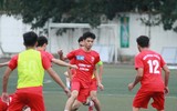 [ẢNH] Thủ môn cản 3 quả pen, THPT Lê Văn Thiêm nghẹt thở vào bán kết