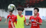[ẢNH] Thủ môn cản 3 quả pen, THPT Lê Văn Thiêm nghẹt thở vào bán kết