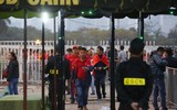 [ẢNH] Hàng rào thép gai dựng ngoài sân Mỹ Đình trước trận Việt Nam đấu UAE