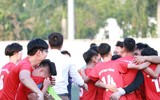 [ẢNH] Vào chung kết, CĐV vỡ òa sung sướng, cầu thủ THPT Lê Văn Thiêm bật khóc