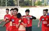 [ẢNH] Vào chung kết, CĐV vỡ òa sung sướng, cầu thủ THPT Lê Văn Thiêm bật khóc