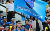 [ẢNH] Vào chung kết, CĐV vỡ òa sung sướng, cầu thủ THPT Lê Văn Thiêm bật khóc