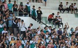 [ẢNH] Vào chung kết, CĐV vỡ òa sung sướng, cầu thủ THPT Lê Văn Thiêm bật khóc