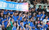 [ẢNH] Vào chung kết, CĐV vỡ òa sung sướng, cầu thủ THPT Lê Văn Thiêm bật khóc