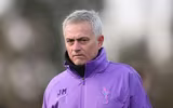 [ẢNH] Vừa đến Tottenham, Mourinho lao ngay vào công việc
