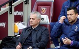 [ẢNH] Muôn sắc thái của HLV Mourinho trong màn ra mắt thắng hú vía cùng Tottenham