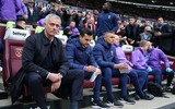 [ẢNH] Muôn sắc thái của HLV Mourinho trong màn ra mắt thắng hú vía cùng Tottenham