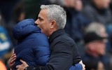 [ẢNH] Muôn sắc thái của HLV Mourinho trong màn ra mắt thắng hú vía cùng Tottenham