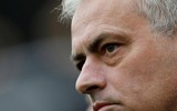[ẢNH] Muôn sắc thái của HLV Mourinho trong màn ra mắt thắng hú vía cùng Tottenham