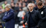 [ẢNH] Muôn sắc thái của HLV Mourinho trong màn ra mắt thắng hú vía cùng Tottenham