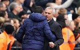[ẢNH] Muôn sắc thái của HLV Mourinho trong màn ra mắt thắng hú vía cùng Tottenham