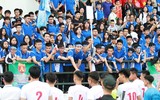[ẢNH] THPT Lê Văn Thiêm, dù thế nào cổ động viên vẫn luôn ở bên các bạn!