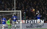 [ẢNH] Ronaldo bật cao như Iron Man, đánh đầu ghi bàn như thế nào?