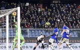 [ẢNH] Ronaldo bật cao như Iron Man, đánh đầu ghi bàn như thế nào?