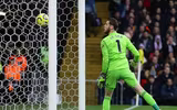 [ẢNH] Cận cảnh sai lầm ngớ ngẩn của De Gea khiến M.U thua tủi hổ