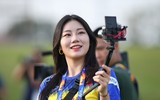 [ẢNH] Mặc áo U23 Việt Nam, nữ phóng viên Hàn Quốc xinh đẹp gây sốt